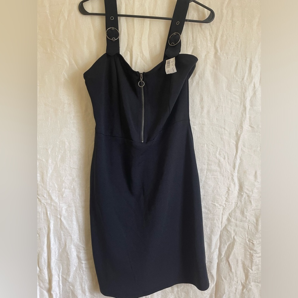 New tags Derek Heart sz L, Blk dress/zipup front/buckle straps/28” long
